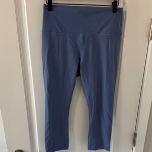 Lululemon women’s cropped leggings